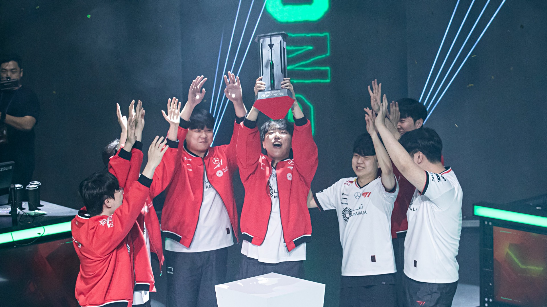 Fnatic サイン入りユニフォーム【激レア品】 VALORANT Fnatic サイン入りユニフォーム【激レア品】 VALORANT