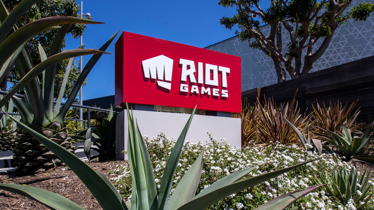 Streamer brasileiro é banido de todos os jogos da Riot; entenda ...